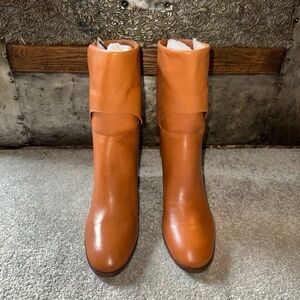 UNWORN Arezzo Caramel Leather Rounded Toe Vivian Mid Block Heel Booties SZ 7.5B
